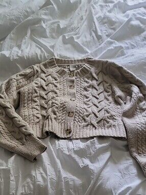 Ruby Moon Cropped Cable Knit Cardigan in Oatmeal